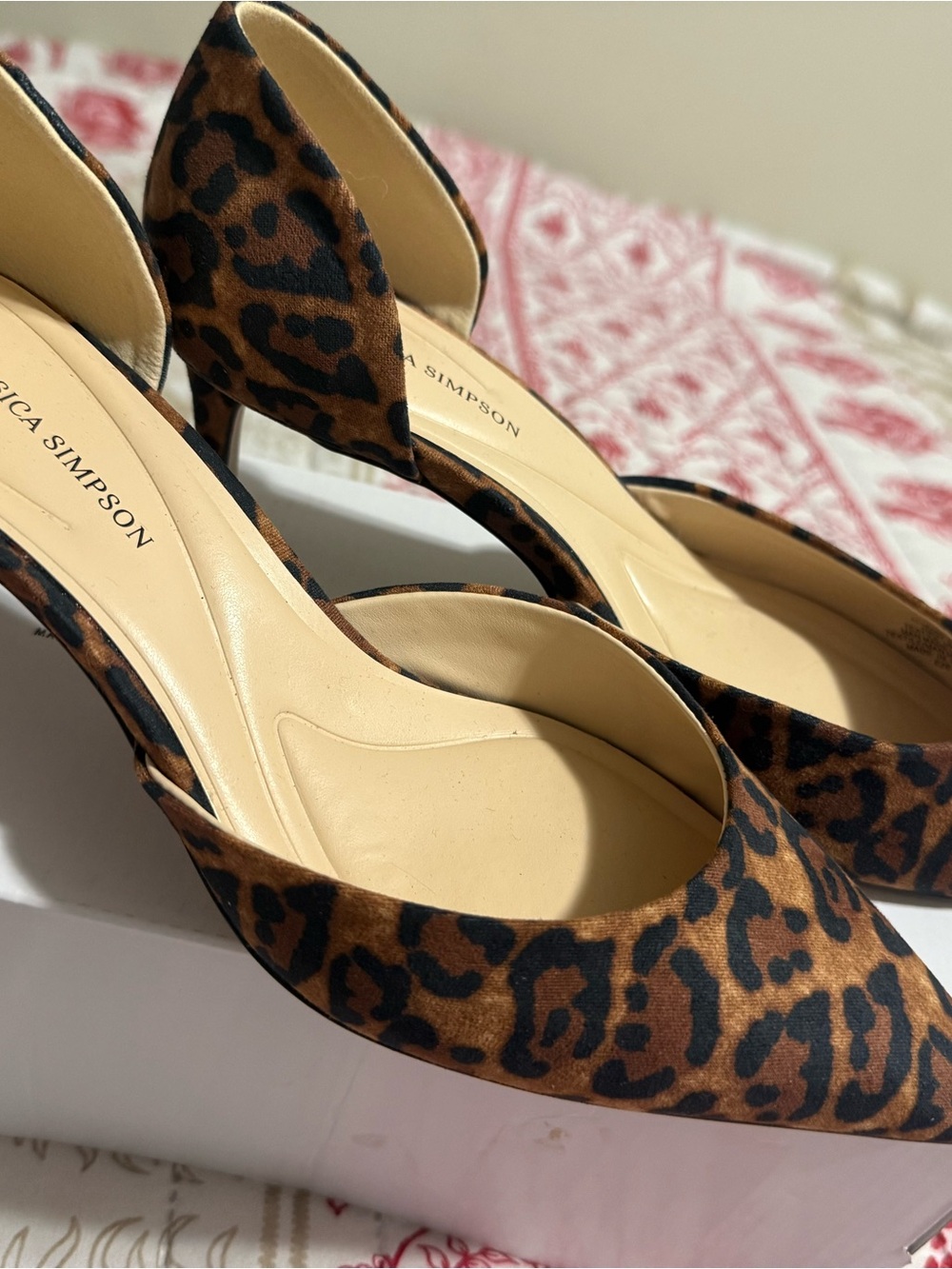 Jessica Simpson Leopard Print Pointed Toe D'Orsay Flats - Picture 2 of 7